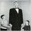 La Famille Addams : photo Ken Weatherwax, Lisa Loring, Ted Cassidy