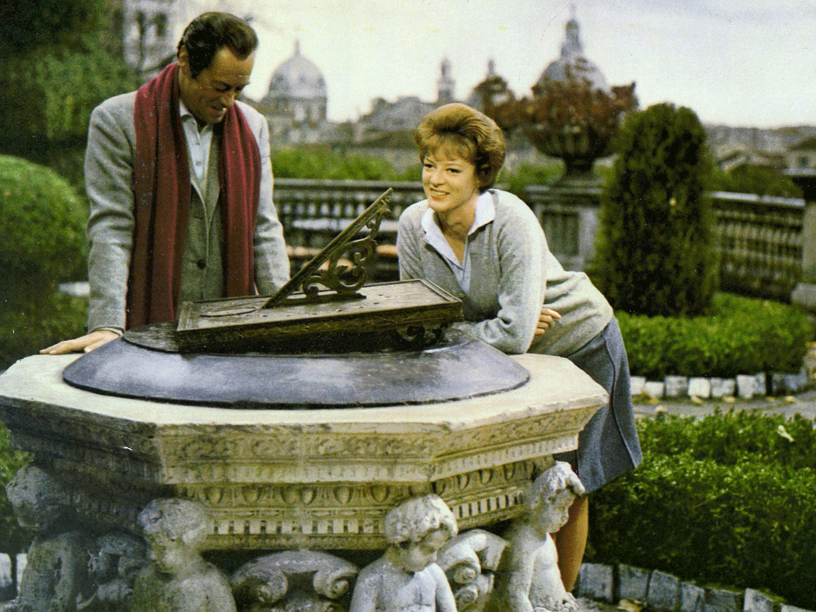 Guêpier pour trois abeilles : Photo Maggie Smith, Rex Harrison