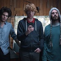 Frank : Photo Carla Azar, Domhnall Gleeson, François Civil, Maggie Gyllenhaal, Scoot McNairy