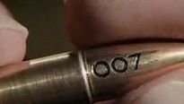 <strong>L'Homme au pistolet d'or</strong> Bande-annonce VO