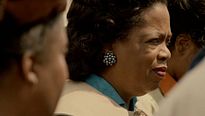 Selma - EXTRAIT VOST "Libérez le trottoir !"