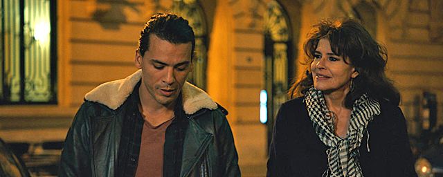 Bande-annonce Lola Pater : Fanny Ardant dans la peau d'une transgenre qui veut renouer avec son fils