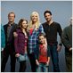 Working Class : photo Cameron Castaneda, Courtney Merritt, Edward Asner, Lachlan Buchahan, Melissa Peterman