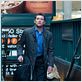 Dos au mur : photo Sam Worthington