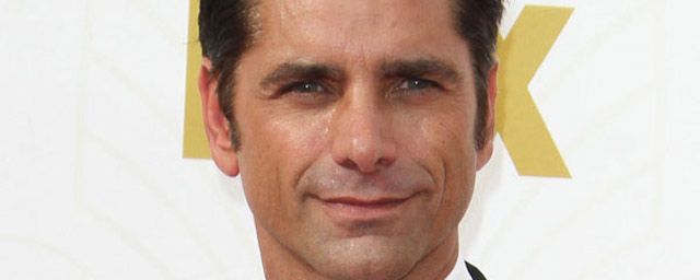 John Stamos émissions Et Séries Tv John Stamos : Du playboy chevelu des années 90 au grand-père malgré lui