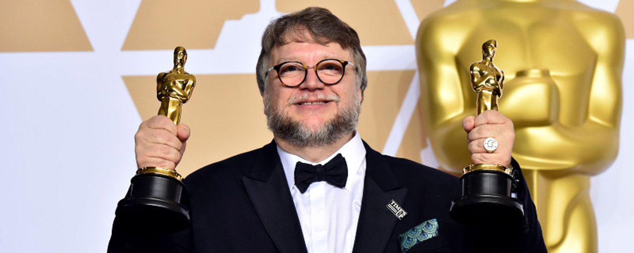 Oscars 2018 : Guillermo del Toro, Alexandre Desplat et les lauréats prennent la pose avec leurs statuettes