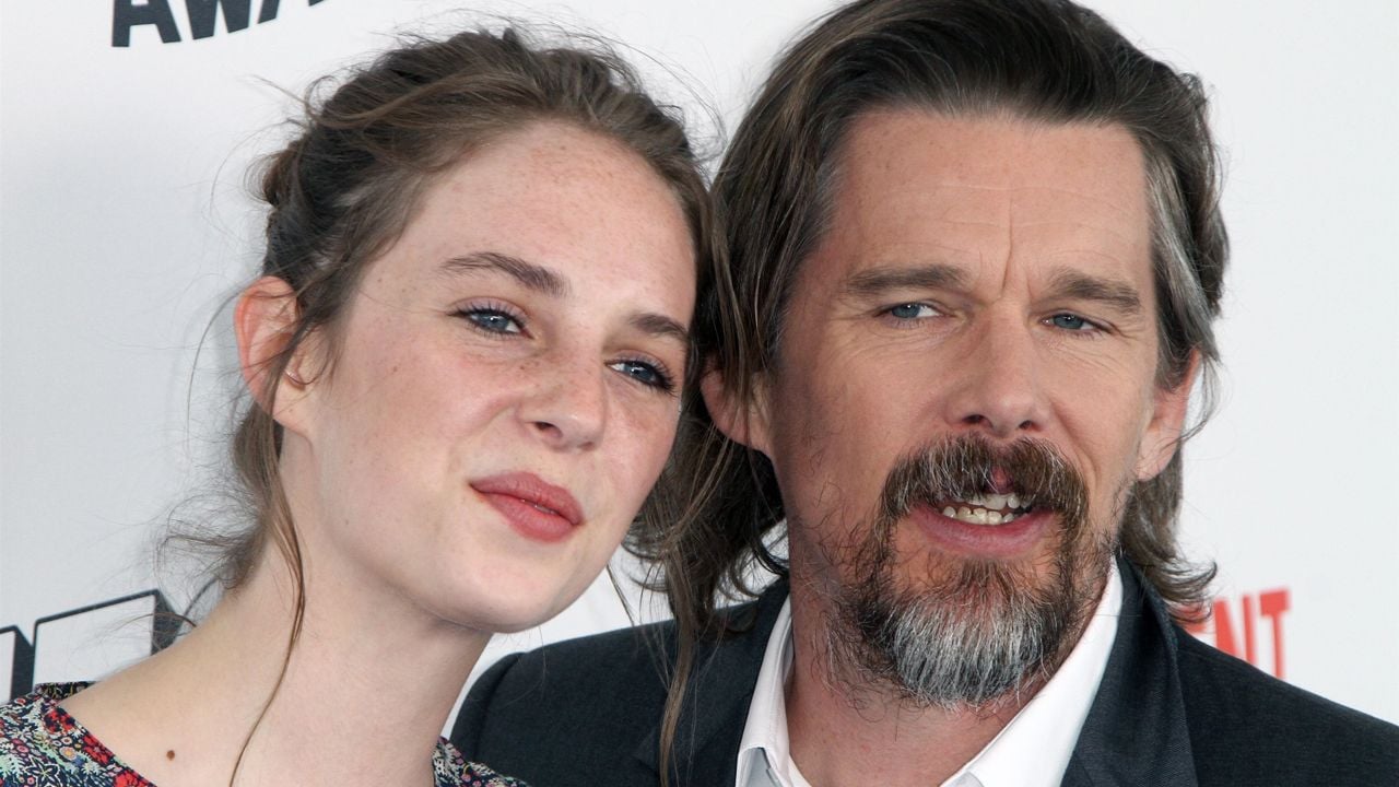 Stranger Things : gros plan sur Maya Hawke, la fille d'Uma Thurman et Ethan Hawke