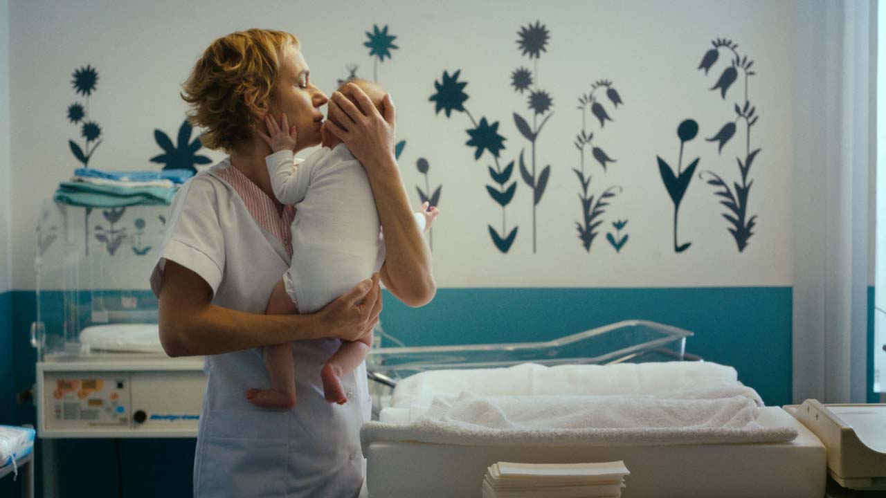 Bande-annonce Voir le jour : Sandrine Bonnaire dans un drame touchant sur une maternité