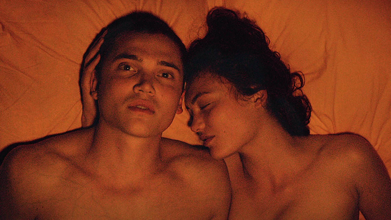 Netflix : comment le film Love de Gaspar Noé est devenu populaire grâce à... un challenge TikTok