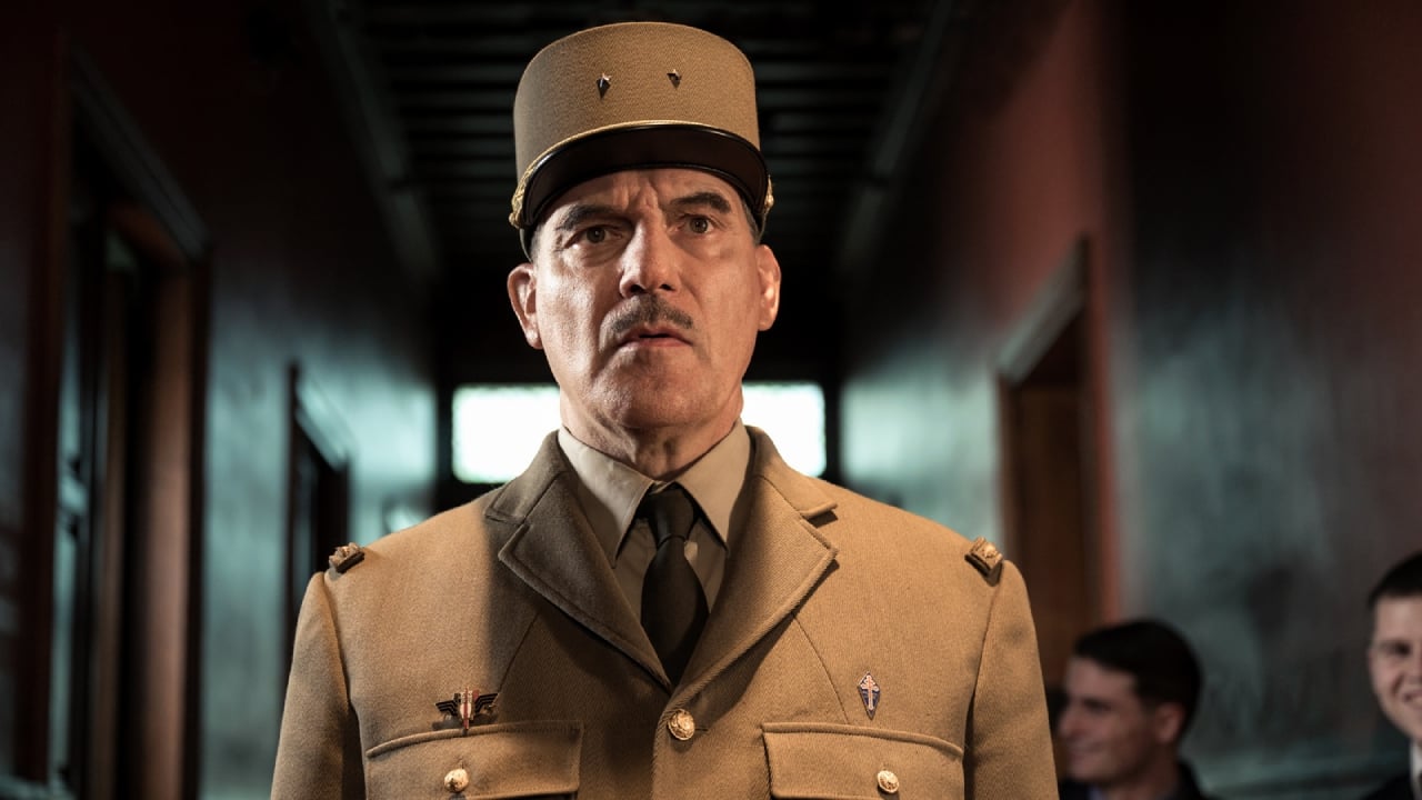 De Gaulle, l'éclat et le secret : que pense la presse de la série de France 2 avec Samuel Labarthe ?