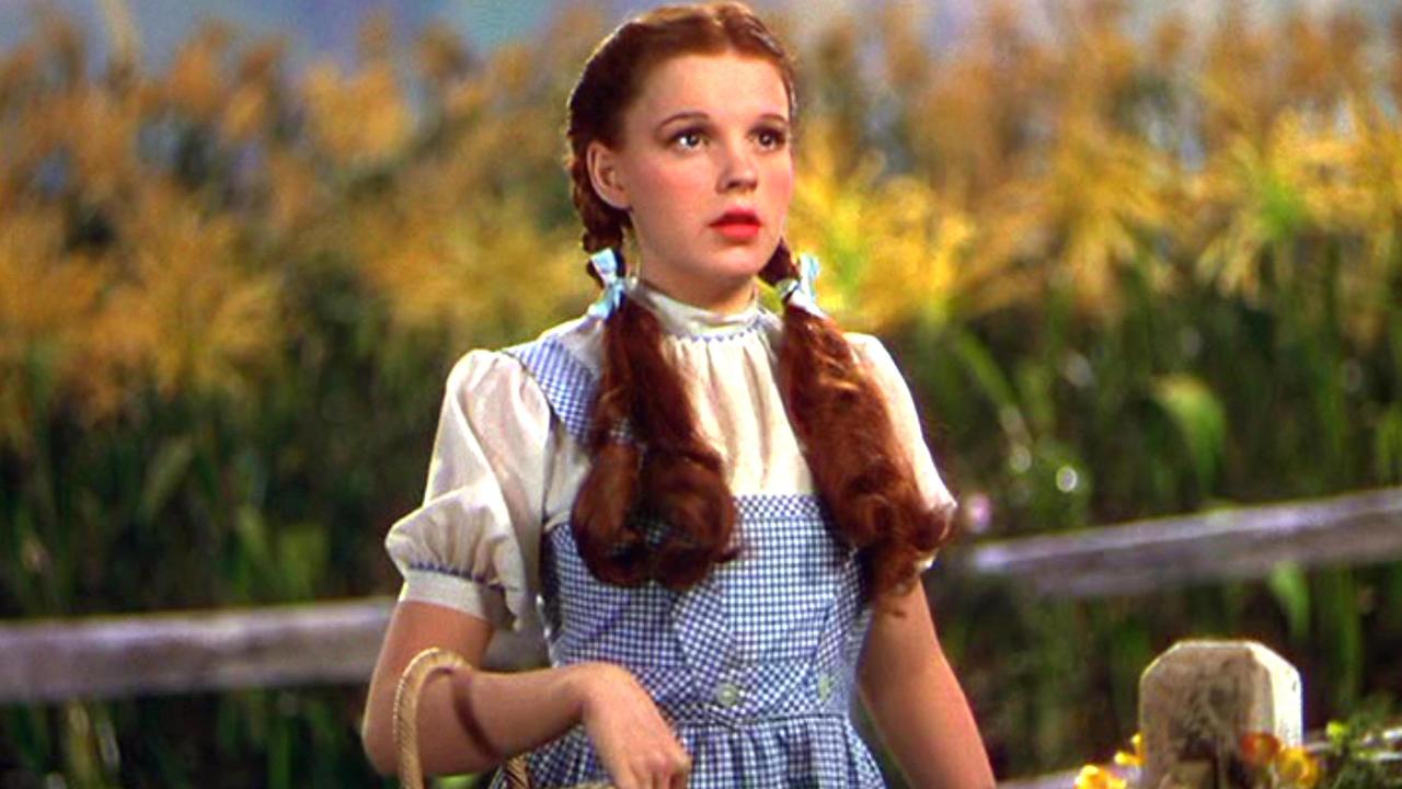 Le Magicien d'Oz : la mythique robe de Judy Garland retrouvée... dans une poubelle !