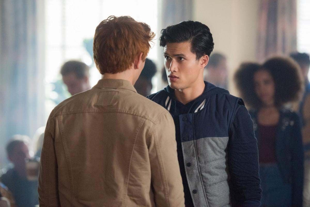 Riverdale Photo Charles Melton 309 Sur 414 Allociné