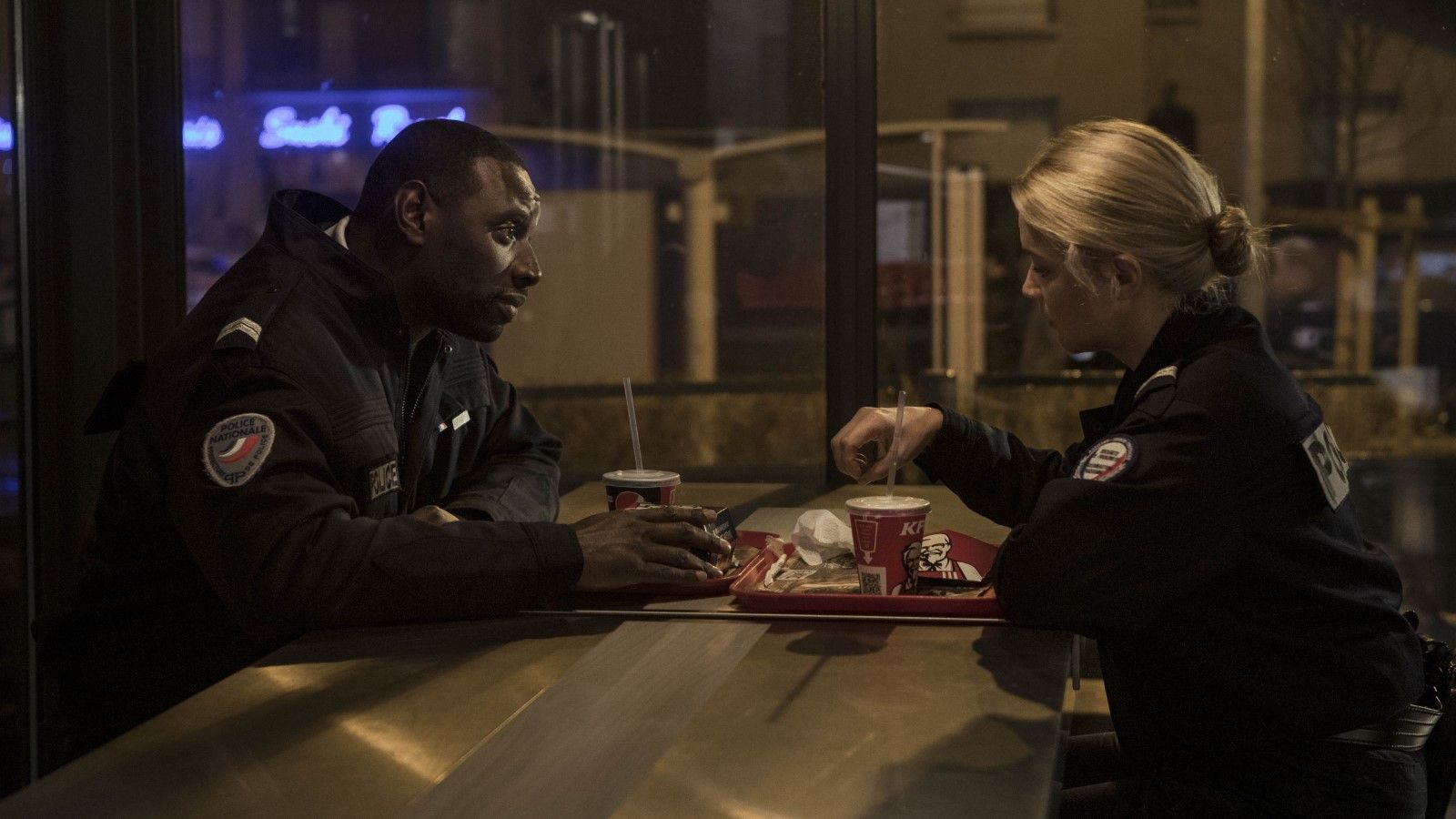 Film Avec Virginie Efira Et Omar Sy Photo de Virginie Efira - Police : Photo Omar Sy, Virginie Efira - AlloCiné
