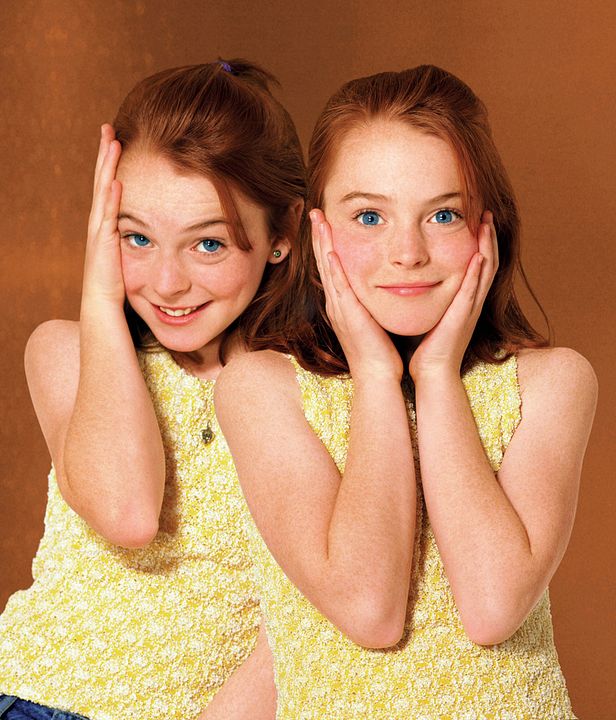 Ces 20 acteurs ont joué des... jumeaux ! Lindsay Lohan dans "A nous quatre" AlloCiné