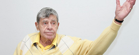Mort de Jerry Lewis : le comique de légende s'est éteint Mort de Jerry Lewis : le comique de légende s'est éteint