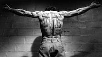 Les Nerfs à vif : le secret derrière les terrifiants tatouages de Robert de Niro Les Nerfs à vif : le secret derrière les terrifiants tatouages de Robert de Niro