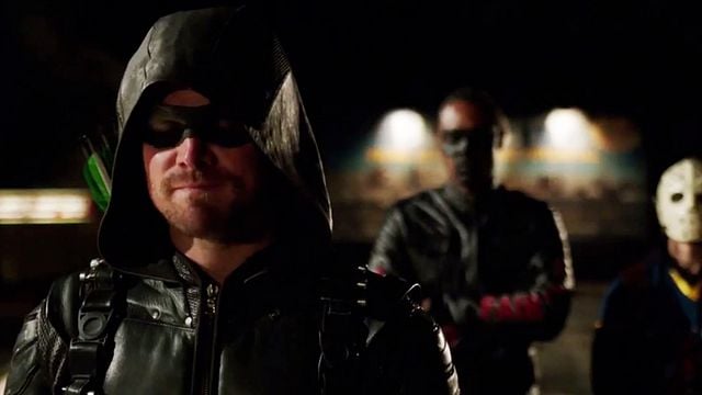 Arrow Saison 1 épisode 11 Arrow : le retour choc d'un personnage enfin éclairci [SPOILERS] - AlloCiné