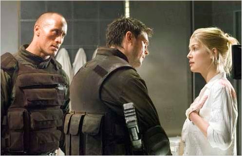 Doom : photo Andrzej Bartkowiak, Rosamund Pike