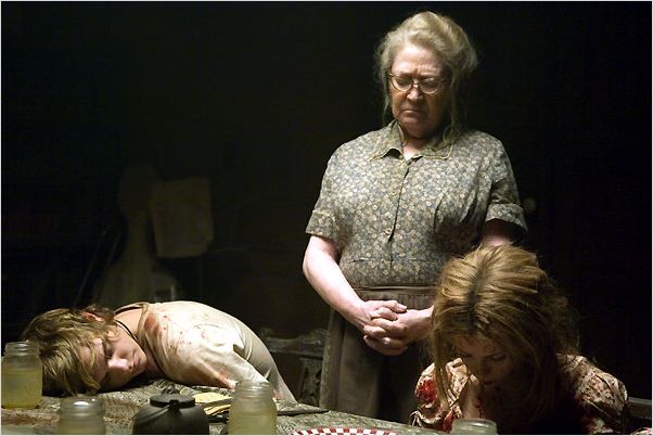 Massacre à la tronçonneuse : le commencement : Photo Diora Baird, Jonathan Liebesman, Marietta Marich, Taylor Handley