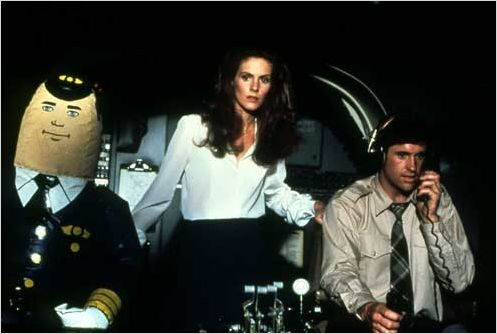 Y a-t-il un pilote dans l'avion ? : photo Jim Abrahams, Julie Hagerty, Robert Hays