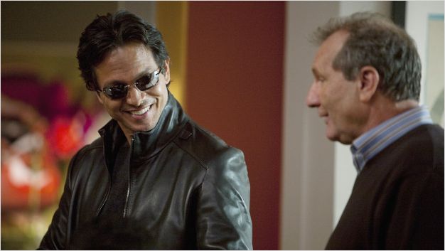 Modern Family : Photo Benjamin Bratt, Ed O'Neill