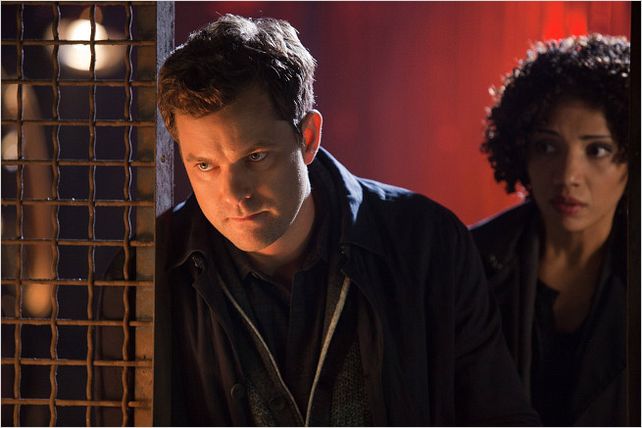 Fringe : photo Jasika Nicole, Joshua Jackson