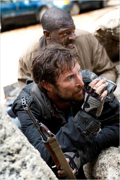 Falling Skies : photo Martin Roach, Noah Wyle
