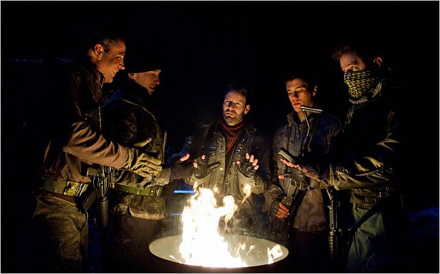 Falling Skies : photo Brad Kelly, Drew Roy