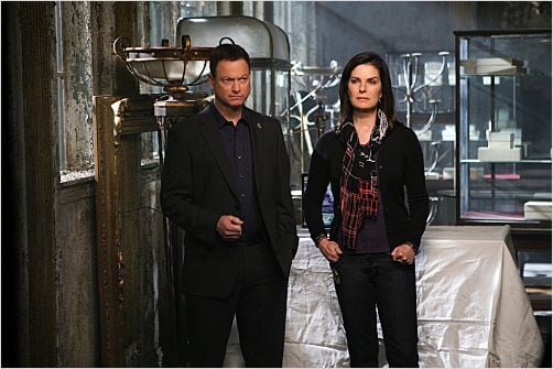 Les Experts : Manhattan : Photo Gary Sinise, Sela Ward