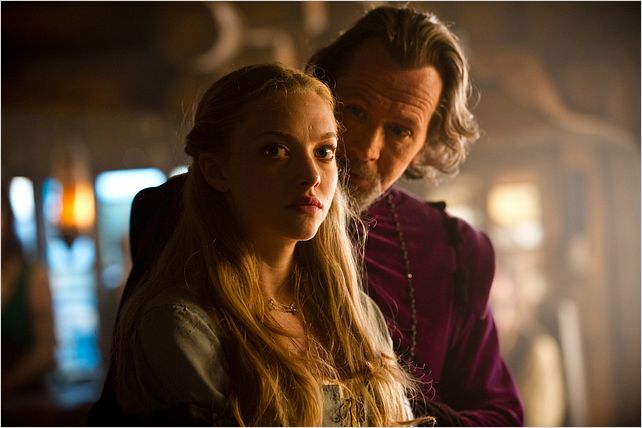 Le Chaperon Rouge : photo Amanda Seyfried, Catherine Hardwicke, Gary Oldman