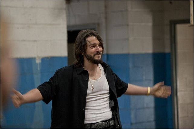 Films Et Séries Tv Avec Diego Luna Photo de Diego Luna dans le film Contrebande : Photo 24 sur 57 - AlloCiné