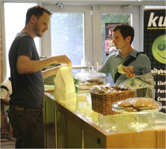 Wilfred (2011) : photo Elijah Wood, Kyle Davis