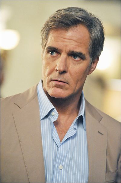 Revenge : photo Henry Czerny