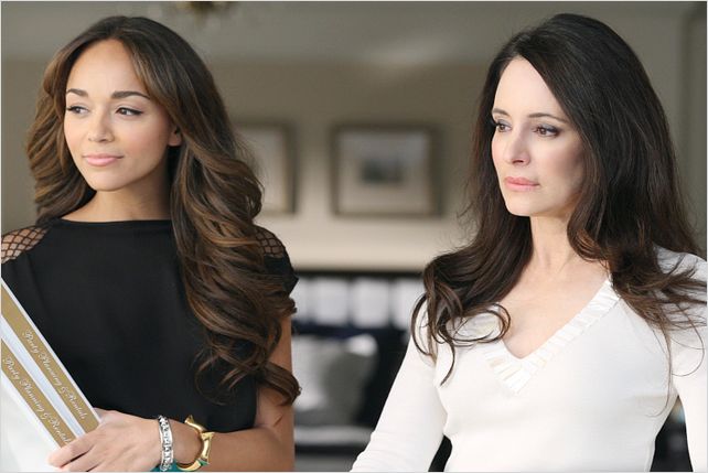 Revenge : photo Ashley Madekwe, Madeleine Stowe