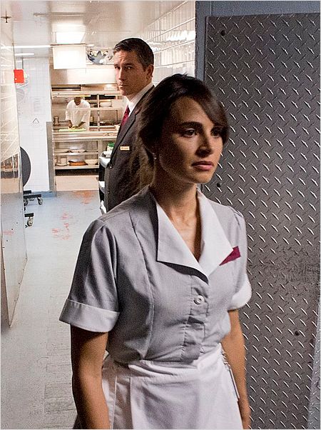 Person of Interest : photo Jim Caviezel, Mia Maestro