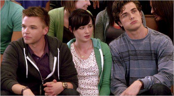 Photo Ashley Rickards, Beau Mirchoff, Brett Davern