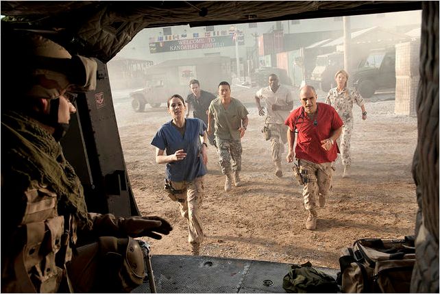 Photo Arnold Pinnock, Deborah Kara Unger, Elias Koteas, Luke Mably, Michelle Borth