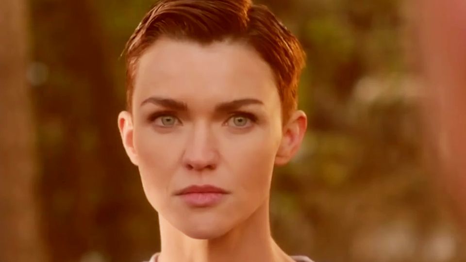 Films Et Séries Tv Avec Megan Suri Batwoman - saison 1 Bande-annonce VO - Trailer Batwoman - Saison 1