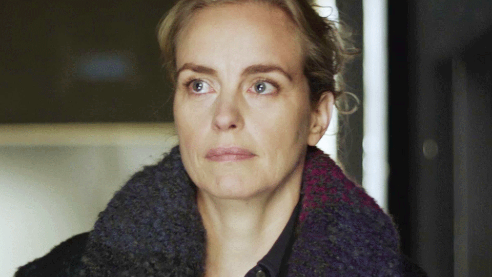 Petite soeur Bande-annonce VO