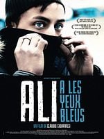 Ali a les yeux bleus