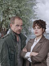 Affiche de Meurtres en eaux troubles : L'arbre à souhaits, film à voir en streaming sur Pygargue