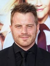 photo de Robert Kazinsky