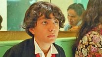 image de Six mois dans la maison rose et bleue Bande-annonce VO STFR