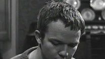 image de Les Poings dans les poches Extrait vidéo VO