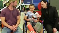 image de Thor et Loki font une surprise dans un hôpital pour enfants