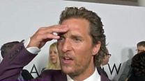 image de Matthew McConaughey apprend la mort de Sam Shepard en direct