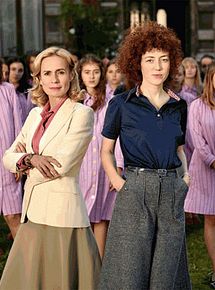 Affiche de Elles... Les filles du Plessis, film à voir en streaming sur Pygargue