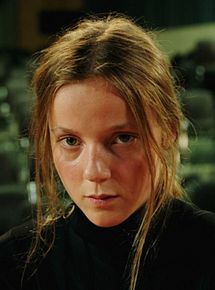 Affiche de Sarah Joue un Loup Garou, film à voir en streaming sur Pygargue