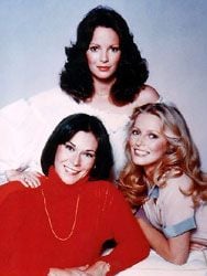 poster de la série Drôles de dames Saison 1