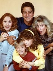 poster de la série Madame est servie Saison 8